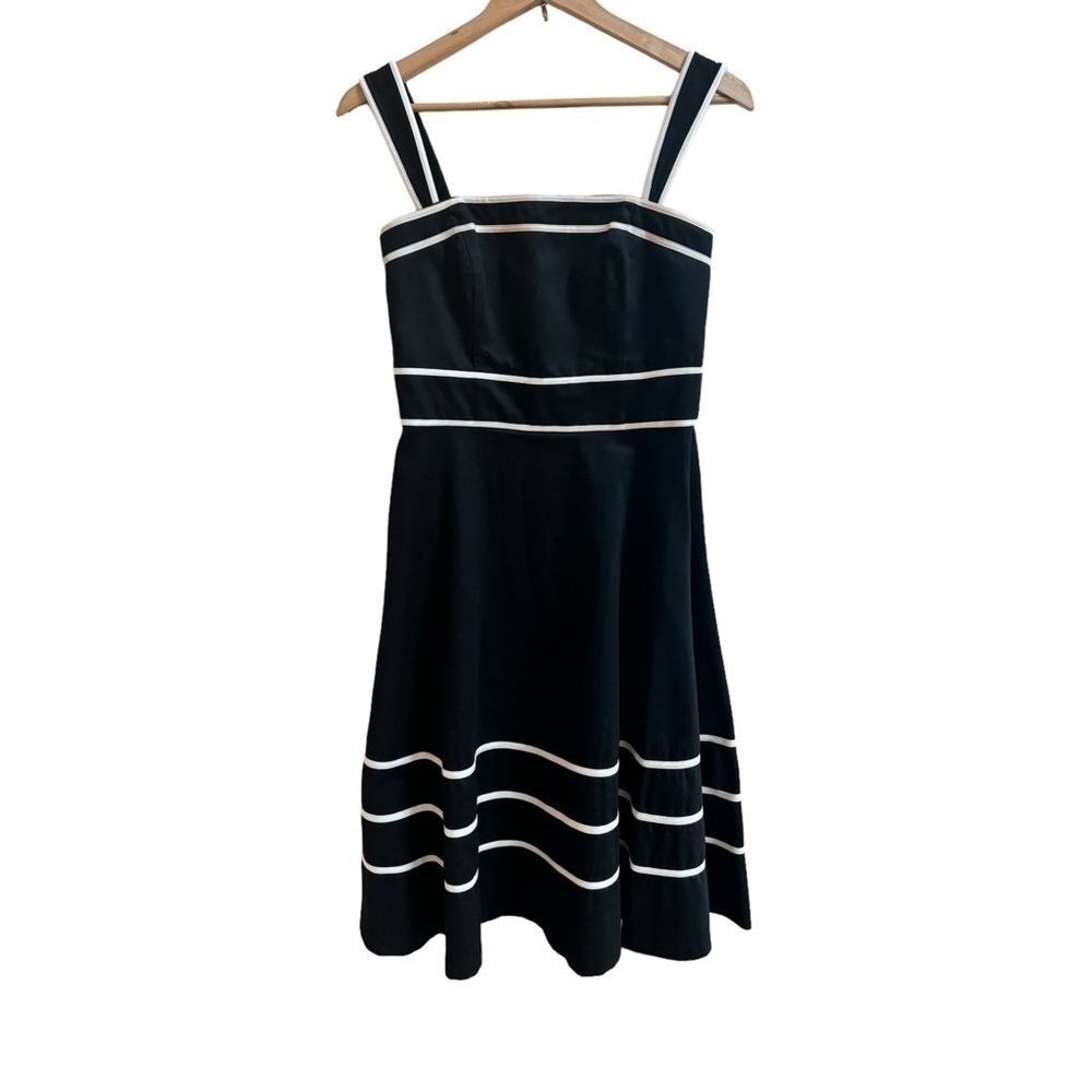 White House Black Market Black Sleeveless Square Neck Womens Size 2 Knee Length